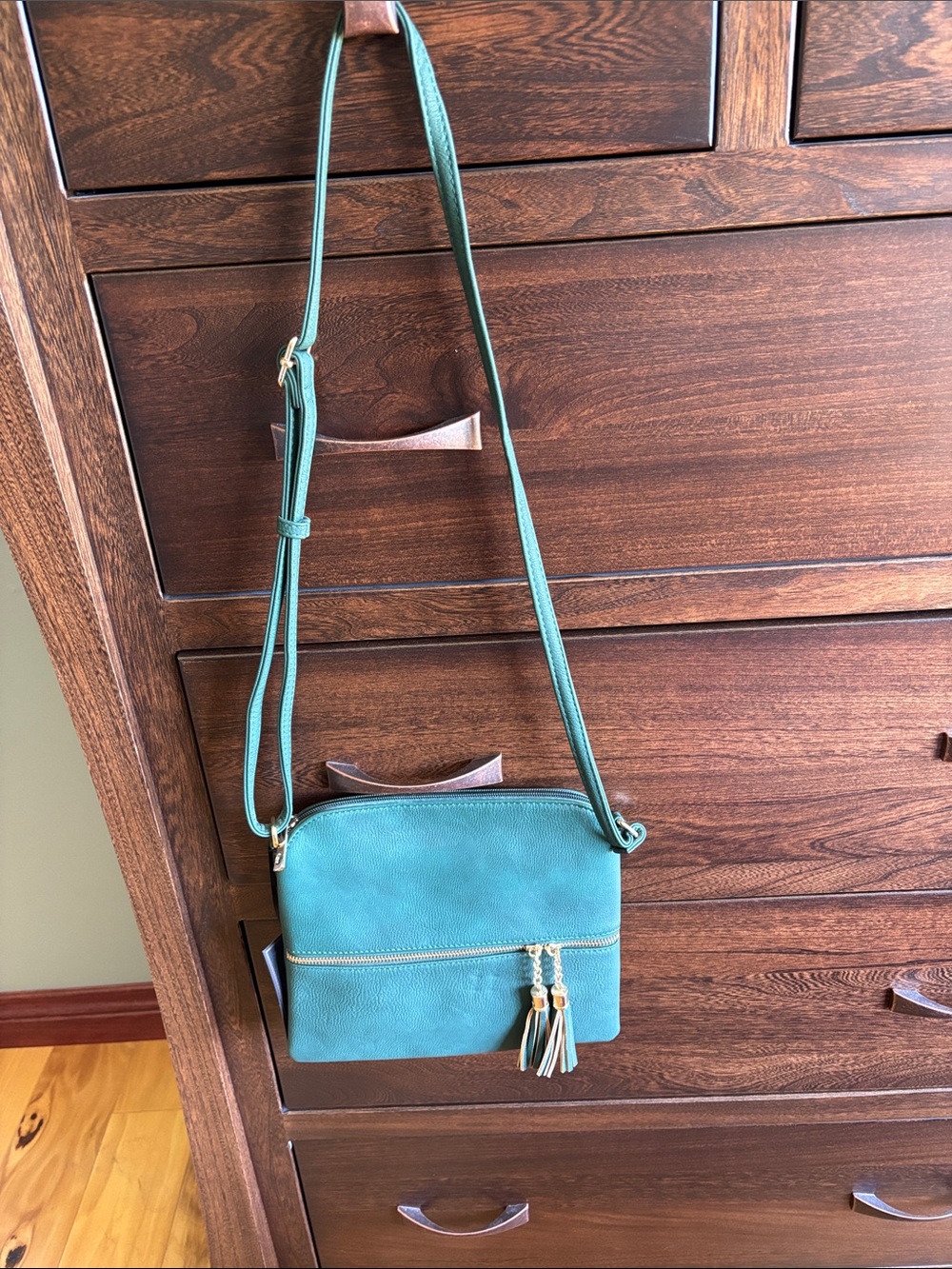 DELUXITY LOS ANGELES, CROSSBODY BAG.